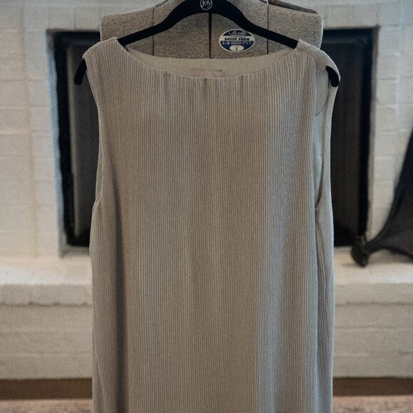 H&M Grey Ruffle Dress - Picture 1 of 3